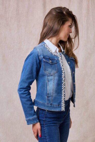 Hippe korte licht blauwe jeans stone washed jacket met parels en strass
