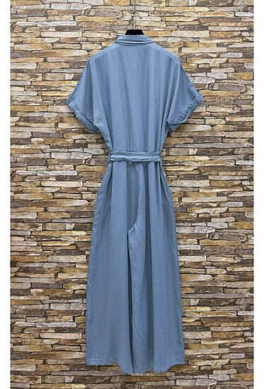 Lichtblauwe fluid denim jumpsuit met ceintuur