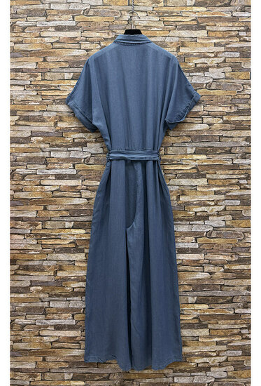 Donkerblauwe fluid denim jumpsuit met ceintuur