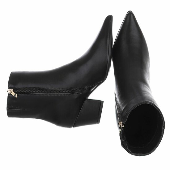 Zwart enkellaarsje met elegante hak-Annelisa