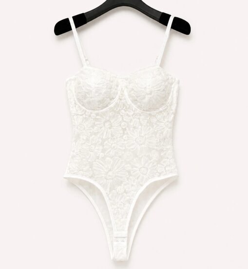 Elegante kanten body in wit