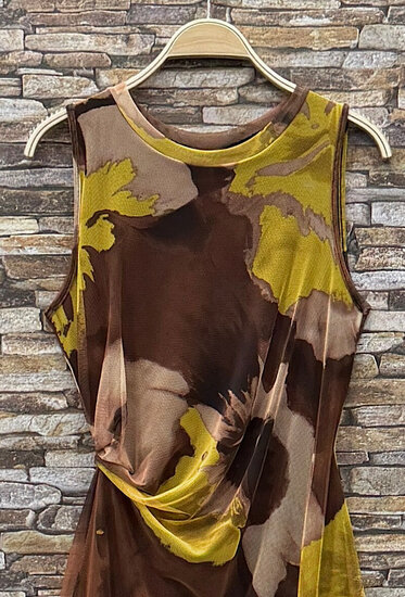 Prachtige lange mouwloze bruin-gele bodycon jurk
