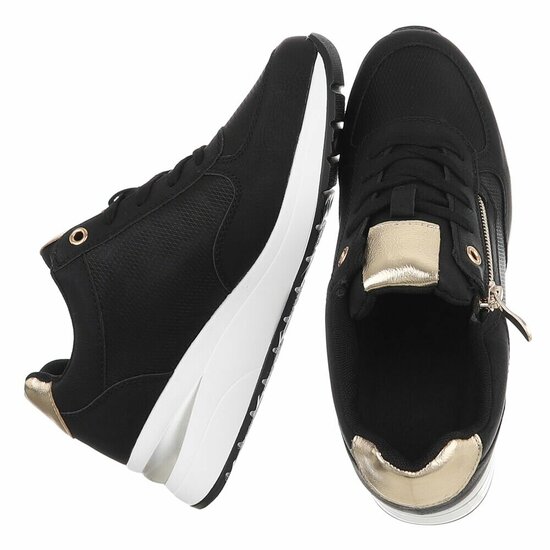 Zwarte sneakers met wedge zool en gouden details-Ingeborg