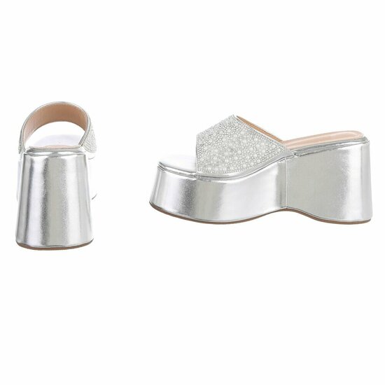 Zilveren platform slippers met parels en strass-Annica