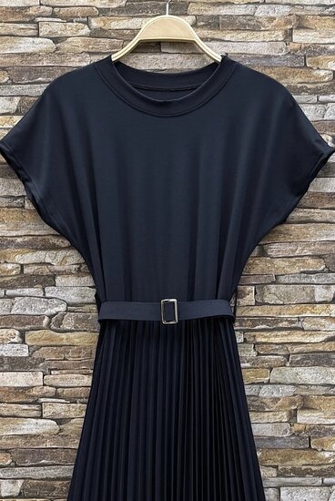 Donker blauwe plissé maxi jurk met ceintuur