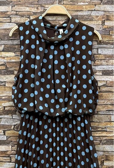Bruine midi jurk met lichtblauwe stippenprint en plissérok   SOLD OUT