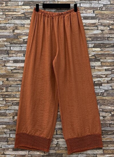 Terracotta viscose set met gehaakte details