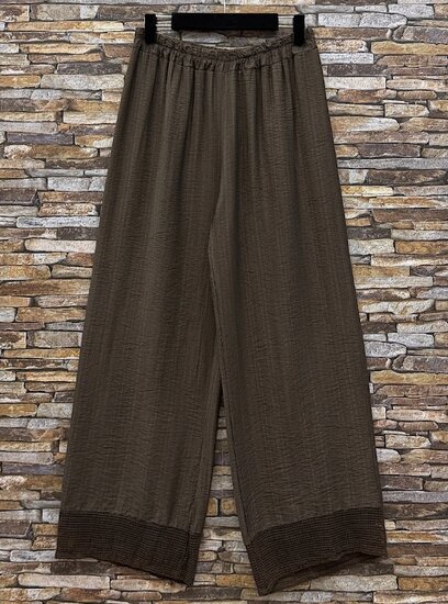 Bruine viscose set met gehaakte details