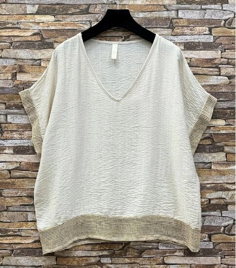 Breige viscose set met gehaakte details