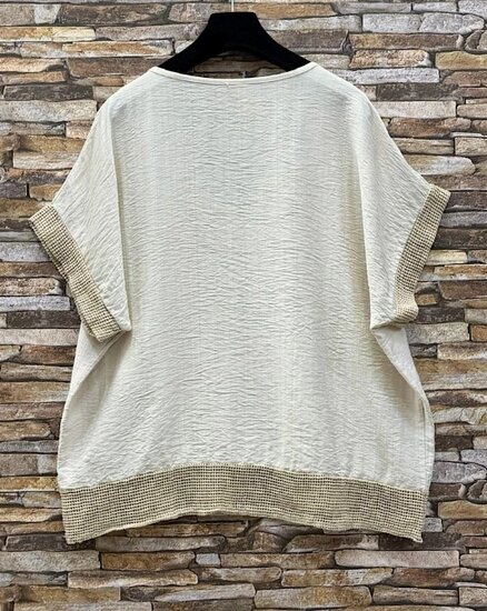 Breige viscose set met gehaakte details