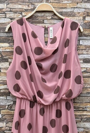 Roze midi jurk met stippen en watervalhals 