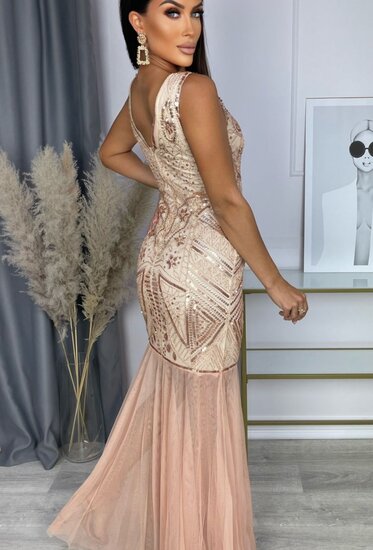 Stylish champagne galajurk met sequins en parels