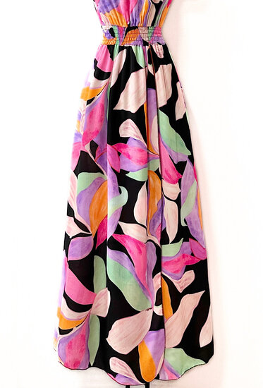 Trendy en chique armloze maxi halterjurk in gemixte kleuren.