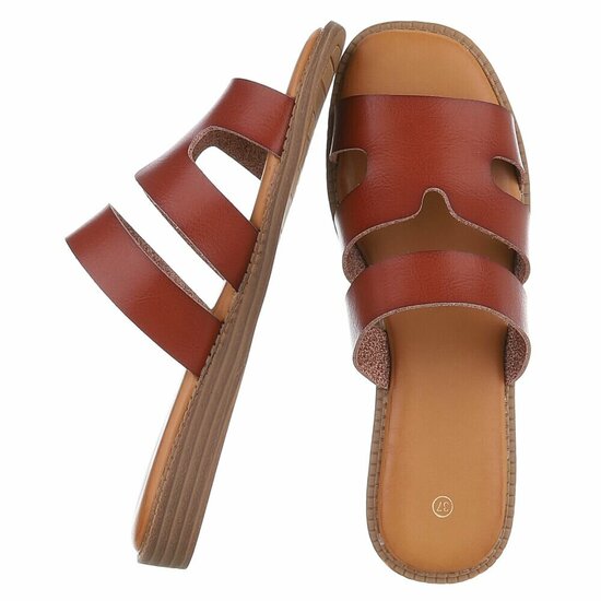 Bruine dames slippers met dubbele band en comfortabel voetbed-Harva   PROMO