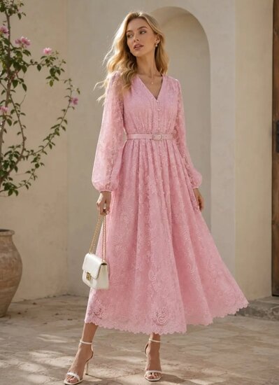 Elegante lange kanten jurk met ceintuur – roze