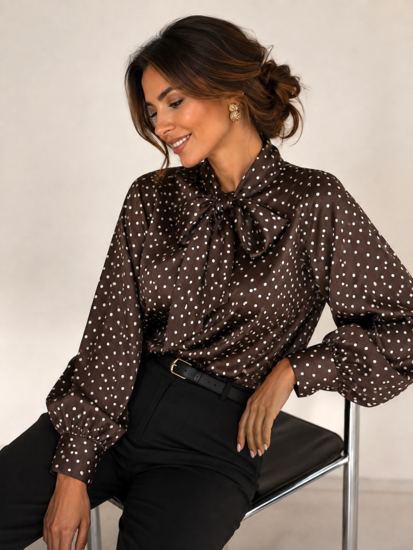 Elegante bruine blouse met stippen en strik