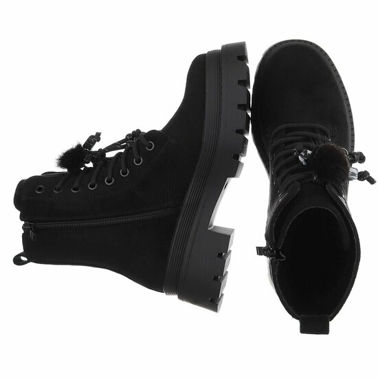 Zwarte suède veterboots met plateauzool en sierlijke veters-Chelsy