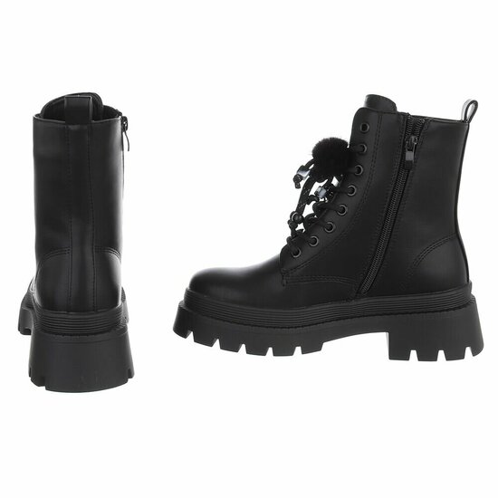 Zwarte veterboots met plateauzool en sierlijke veters-Chelsy