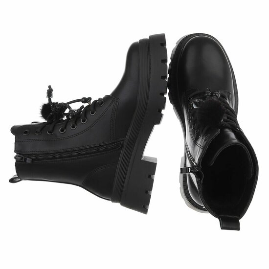 Zwarte veterboots met plateauzool en sierlijke veters-Chelsy