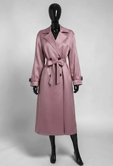 Roze trenchcoat met ceintuur en print