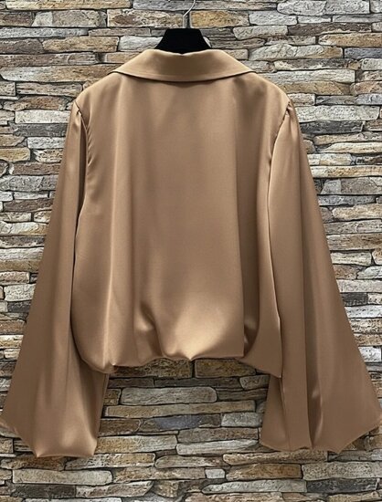 Luxe gouden-caramel satijnen blouse – Made in Italy