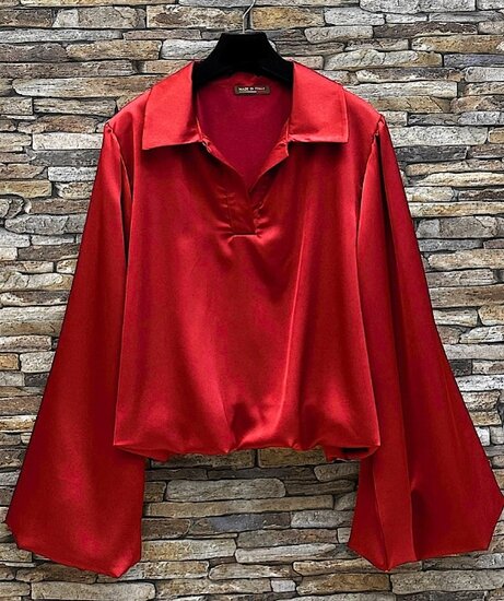 Luxe rode satijnen blouse – Made in Italy