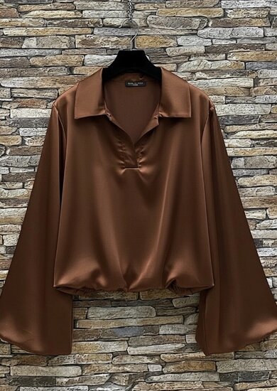 Luxe bruine satijnen blouse – Made in Italy