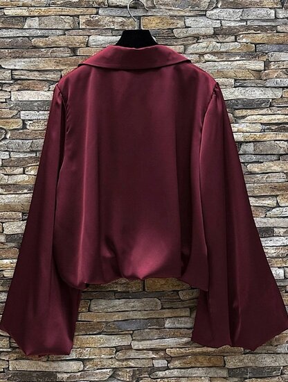 Luxe bordeaux satijnen blouse – Made in Italy