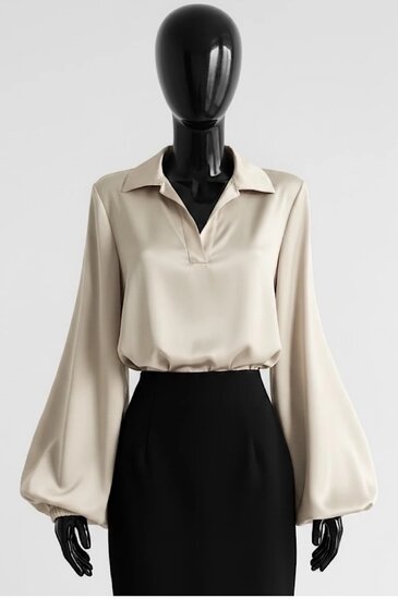 Luxe beige satijnen blouse – Made in Italy