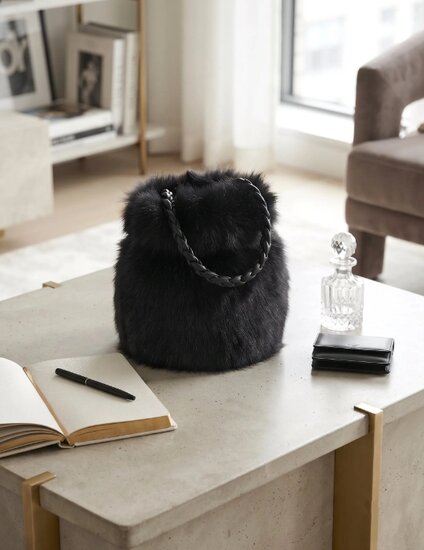 Luxe handtas van imitatiebont zwart