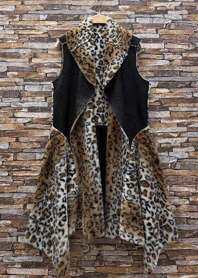 Dames bodywarmer in zwart met luipaardprint en zachte voering