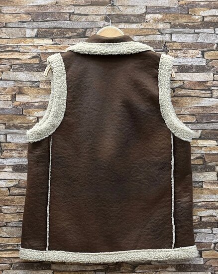 Luxe bruine bodywarmer met teddy afwerking