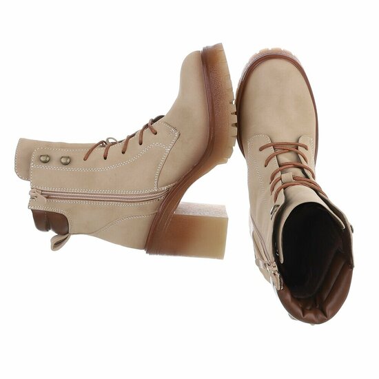 Beige enkellaarzen met chunky hak-Brisha