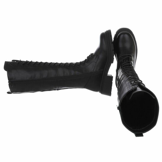 Zwarte hoge veterboot Marja