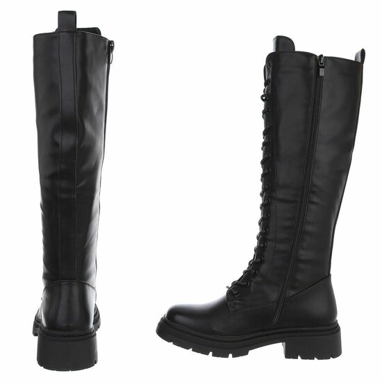 Zwarte hoge veterboot Marja