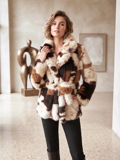 Bruine en crème faux fur jas met riem