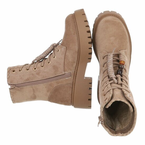 Kaki suède veterboots met grove zool