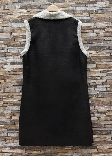 Luxe zwarte midi bodywarmer met teddy afwerking