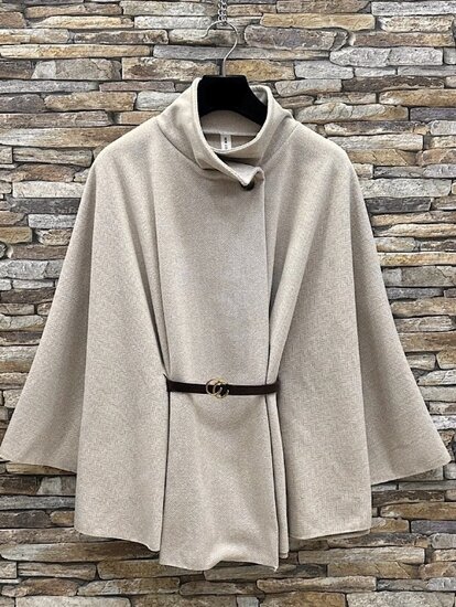 Beige cape jas met elegante ceintuur