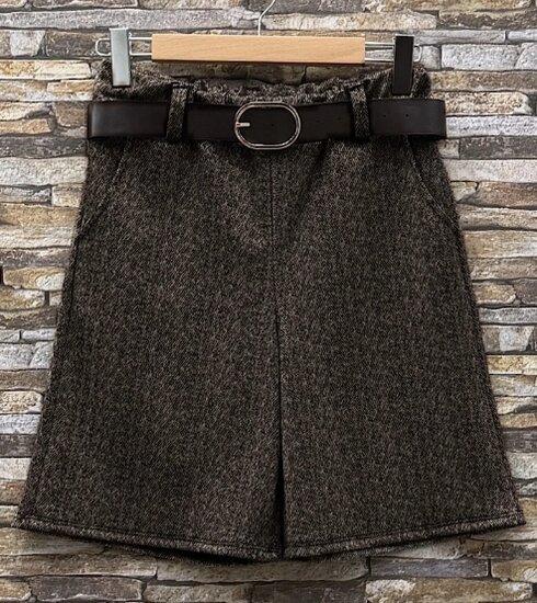 Bruine bermuda short met riem en zachte fleecevoering