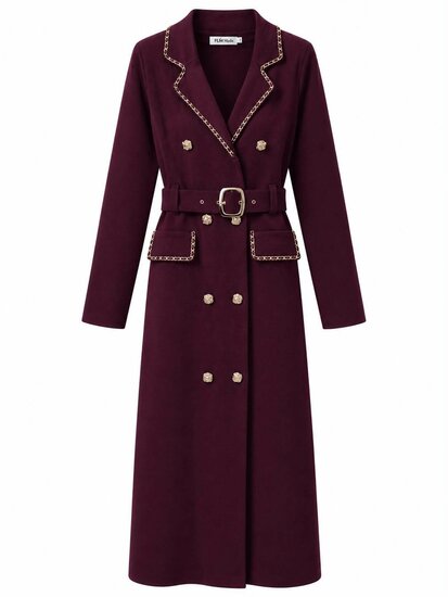 Elegante bordeaux jurk met gouden details en ceintuur