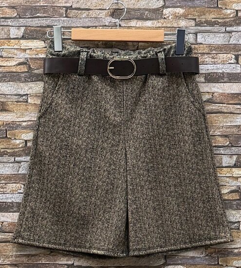 Taupe bermuda short met riem en zachte fleecevoering