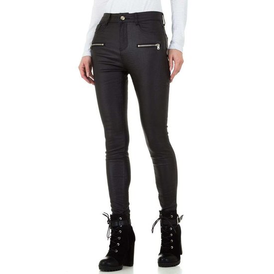 Stretch broek in leatherlook.