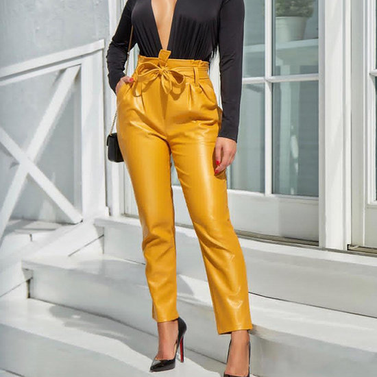 High waist broek in leather look.