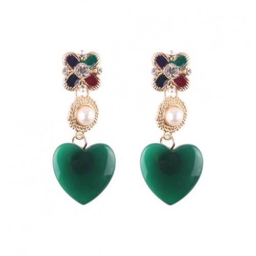 Oorbellen in hartvorm.