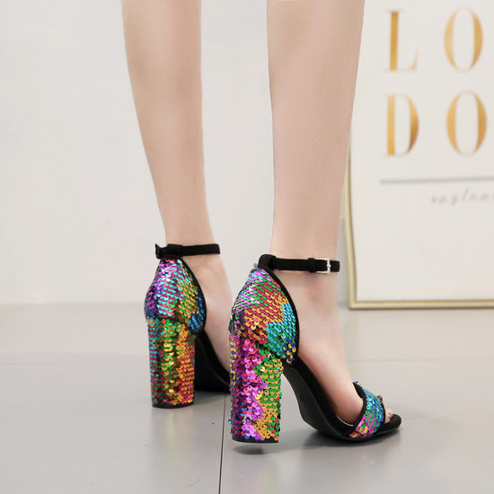 Elsa sandaal met sequins.