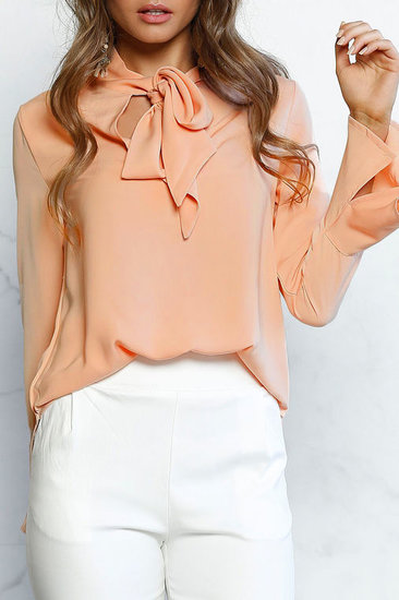 Trendy blouse in crêpe.