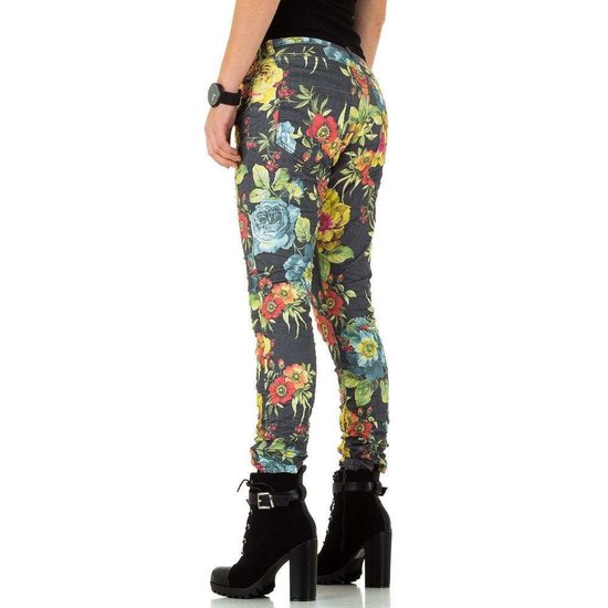 Trendy jeans floral.