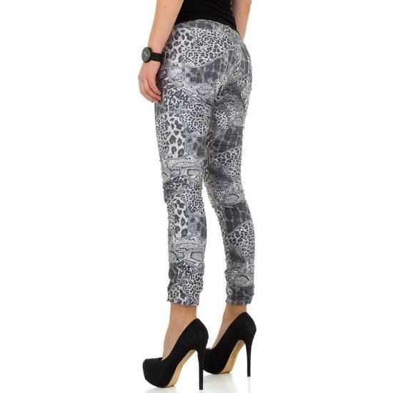 Fashion jeans met luipaard print.