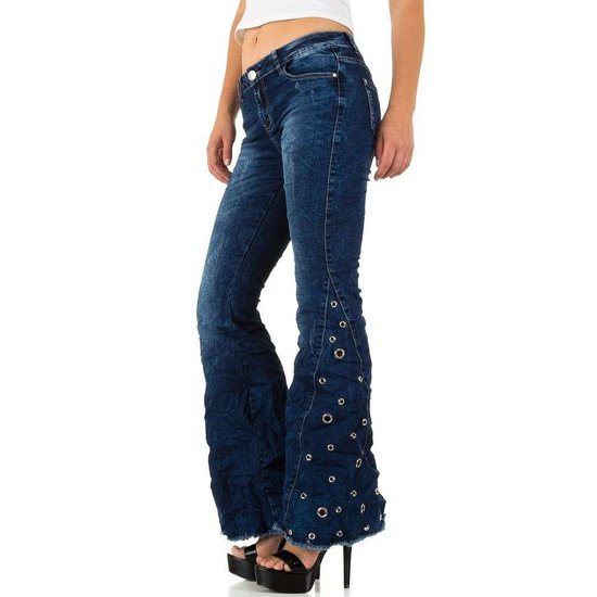 Trendy jeans met wijde pijpen.